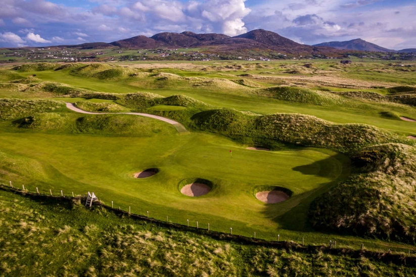 An aerial photo of the Ballyliffin Golf Club Glashedy Golf Course.