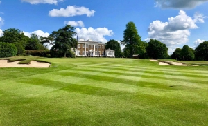 A photo of the clubhouse at the Hadley Wood Golf Club.