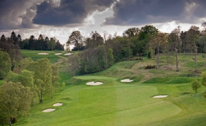 A hole traditionally presented at Tandridge Golf Club which features in the London Gatwick Airport Guide LGW.