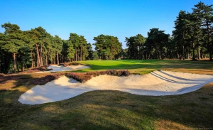 A photo of the characteristic bunkers.