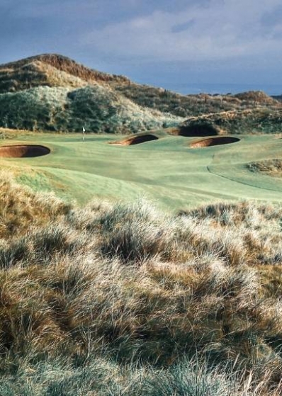 The golf gifts guide from Evalu18 includes this photo of Doonbeg by Kevin Murray.